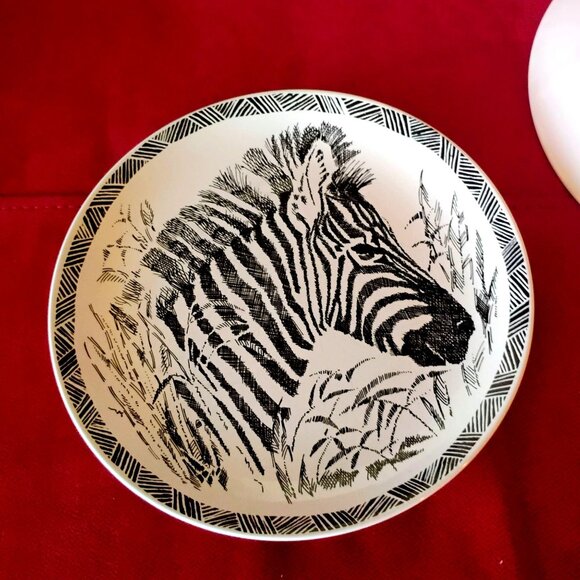 Vtg Set of 4 Wild Animal Park Safari Animal Plates Cheetah Zebra Tiger Koala 8" - Picture 3 of 9